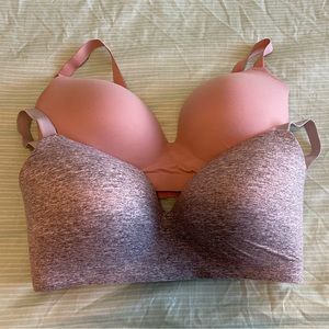 Set of 2 Soma Enbliss Wireless Bras Size 38DD